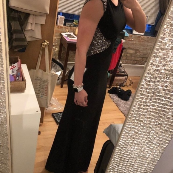 Black formal gown - Picture 5 of 6